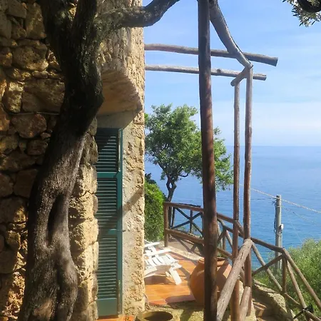- With Amazing Seaview בית נופש פינאלה ליגורה