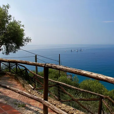 - With Amazing Seaview * פינאלה ליגורה